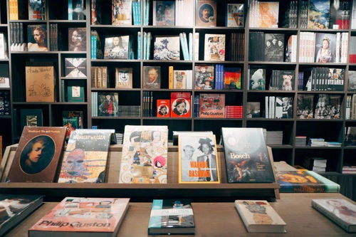 書卷伴生辰 帶著一本圖書打卡奔夏展覽，為動聽885慶生