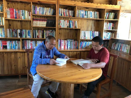 新華書店捐贈圖書服務新農村建設，書香飄滿鄉村沃野